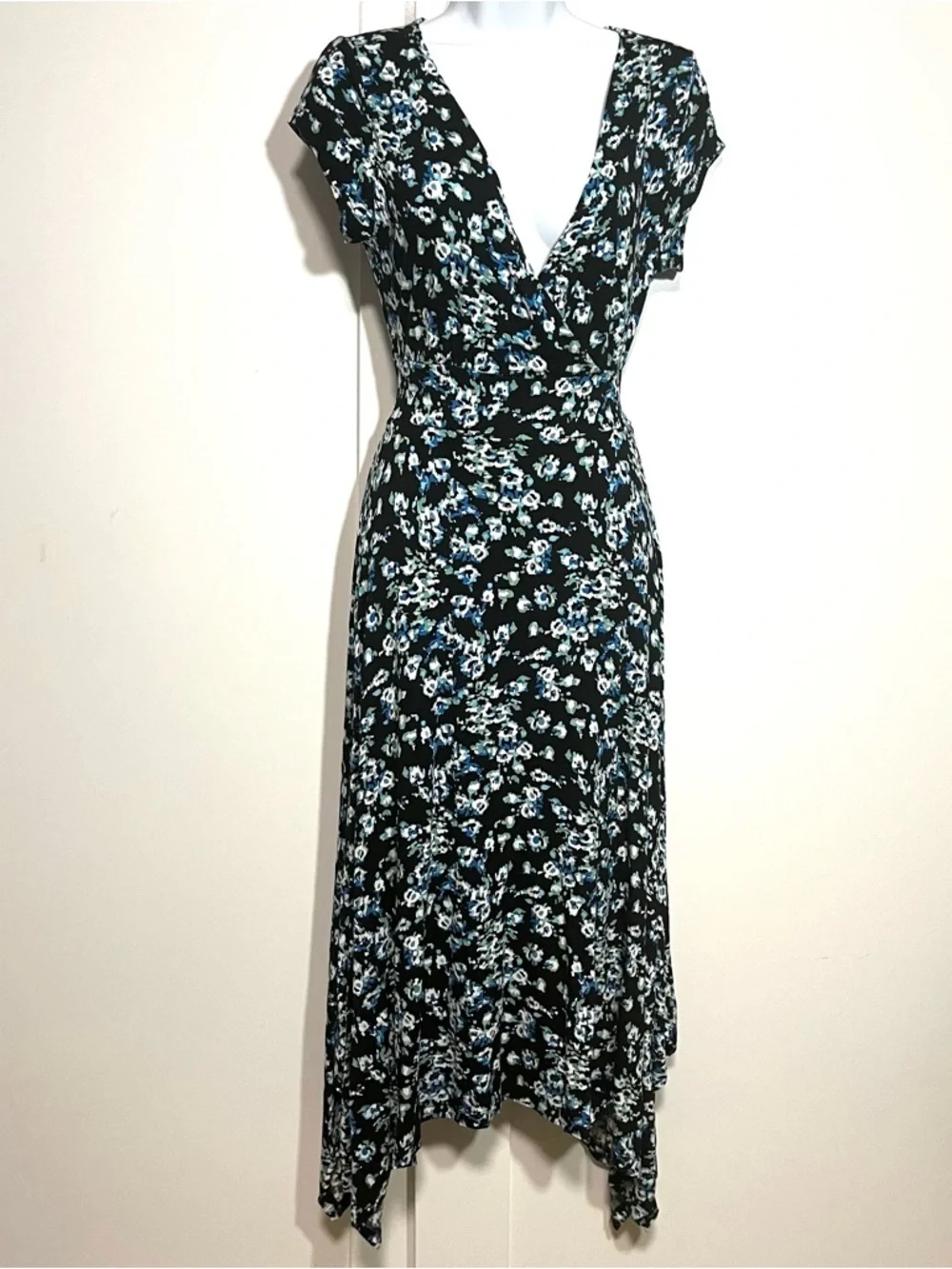 Floral Midi Dress Blue Accents Size Medium Super Soft Wrap Tie Back Boho - Picture 2 of 8